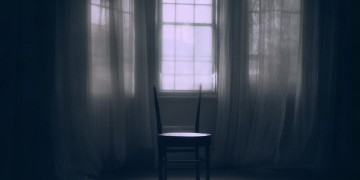 孤独离我们更近究竟是哪首歌？