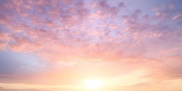 天空中的朝霞究竟是哪首歌?