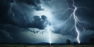 雷霆击碎黑暗出自哪首歌？